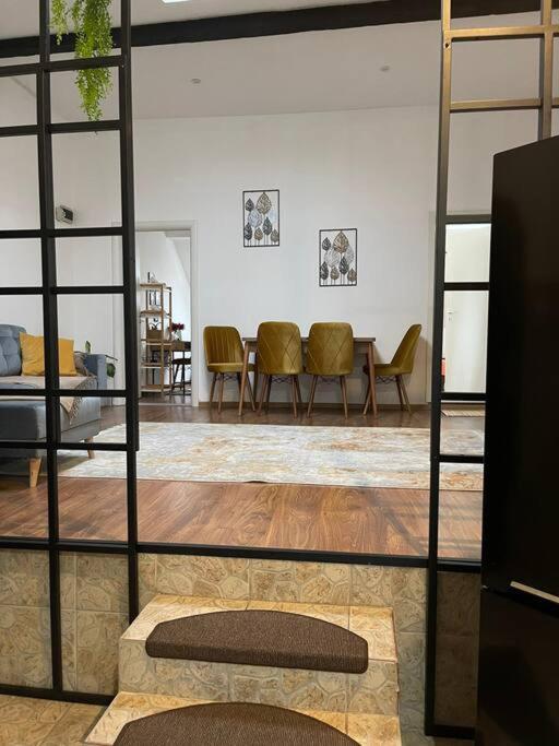 Apartament La Casa ทิมิชัวรา ภายนอก รูปภาพ